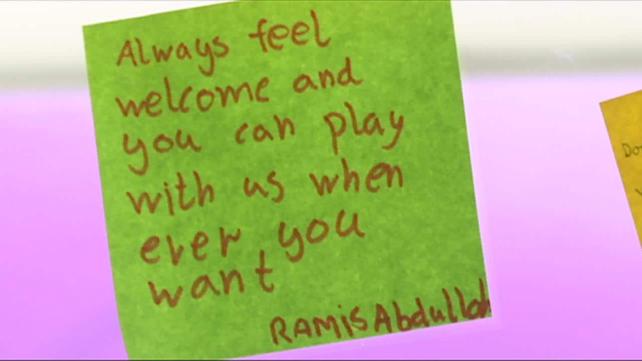 Primary school student, Ramis Abdullah leaves a message for refugees (SBS)