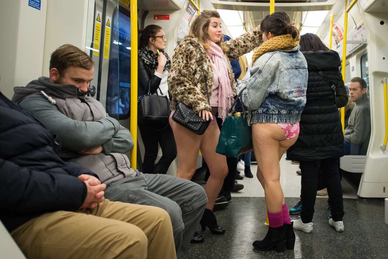 no_pants_subway3.jpg