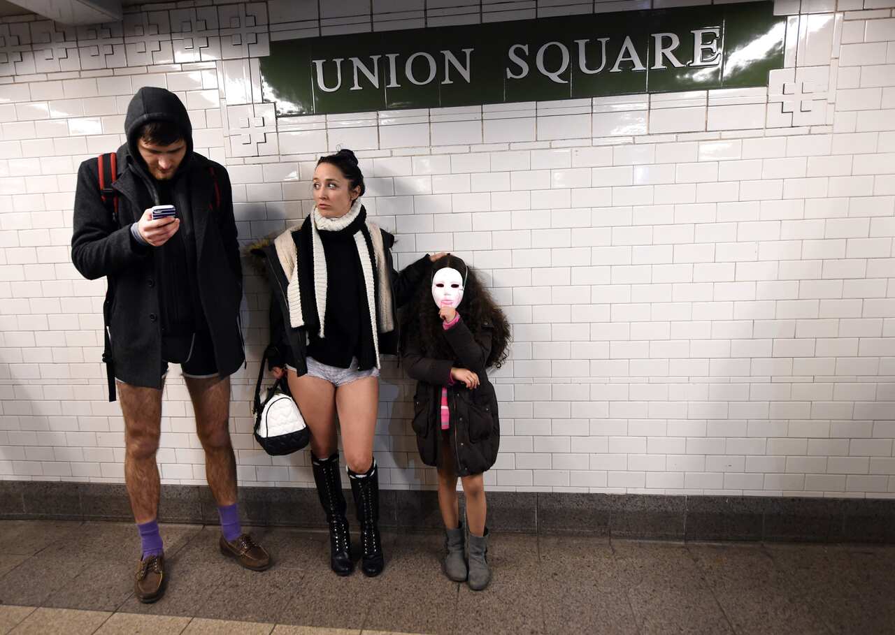 no_pants_subway5.jpg
