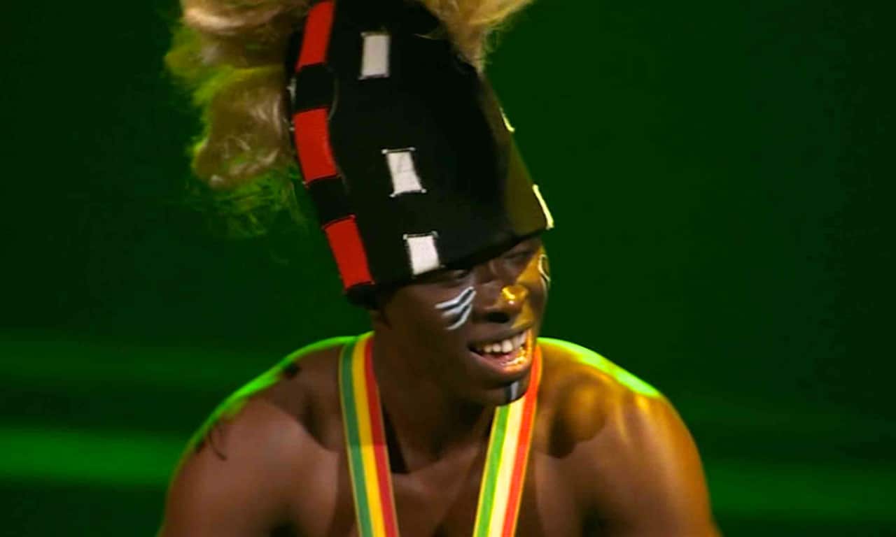 Africa dancers perform Paris