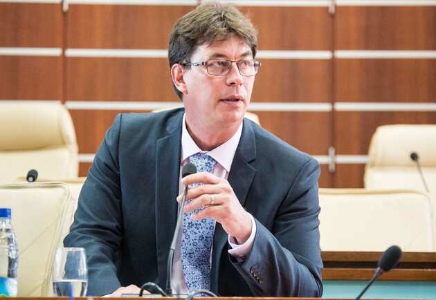 Former New Caledonian president Thierry Santa and member of the loyalist Rassemblement party.