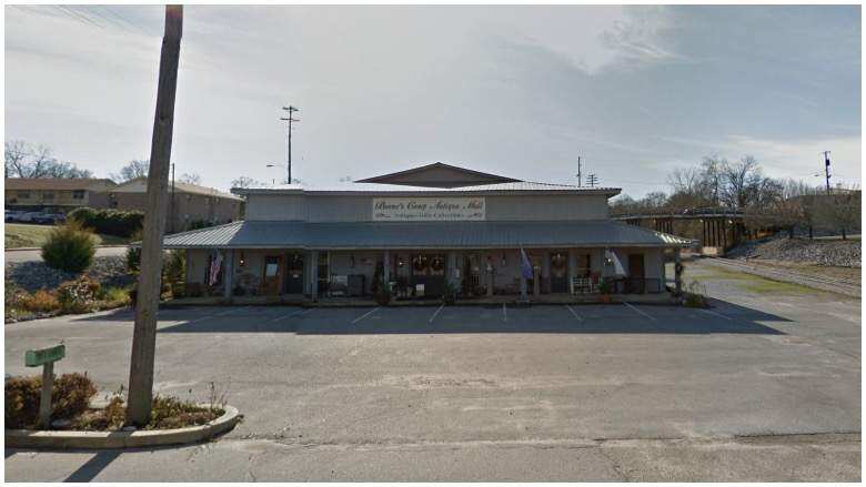 Boone's Camp Event Hall, Mississippi 