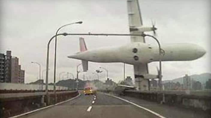plane crash dashcam
