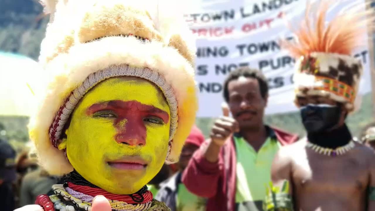 Hundreds gathered in Enga province to oppose the mine's licence extension. 
