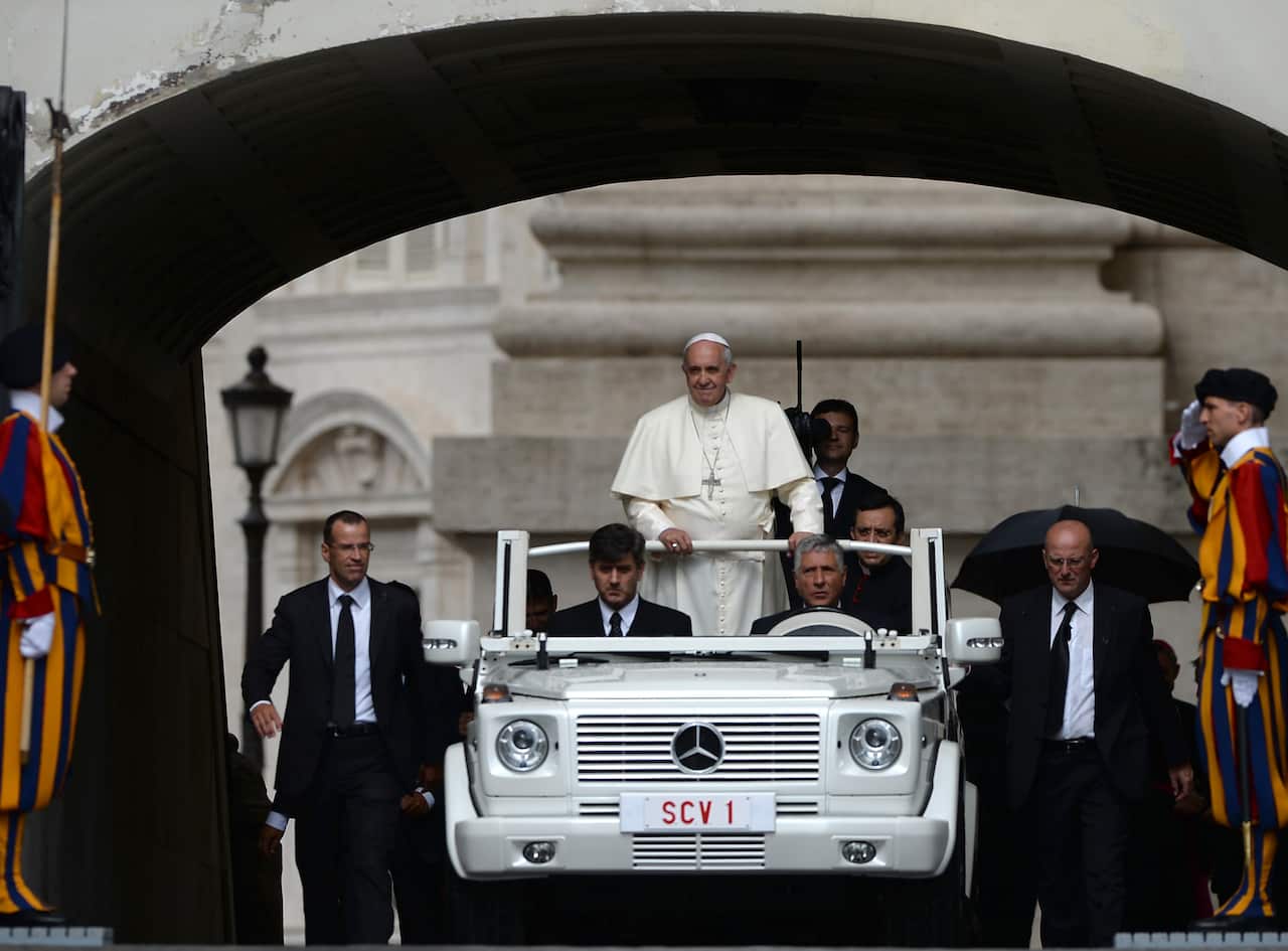 popemobile_getty.jpg