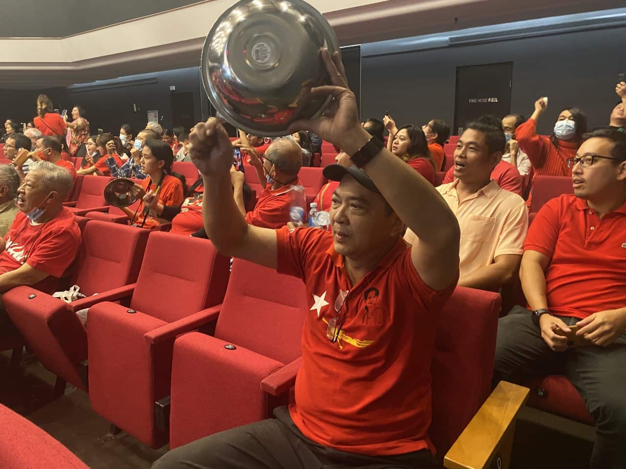 The community pounded pots and pans in a show of solidarity with those in their homeland.