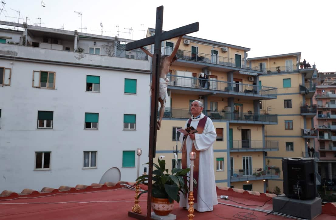 Church Santa Maria sella Salute, the via Crucis celebrated by Father Francesco Gravino from the roof of the church