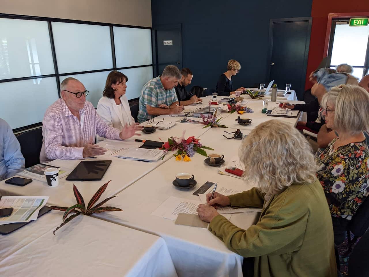 Residents on Norfolk Island warn their cultural identity could be wiped out if self-rule not returned