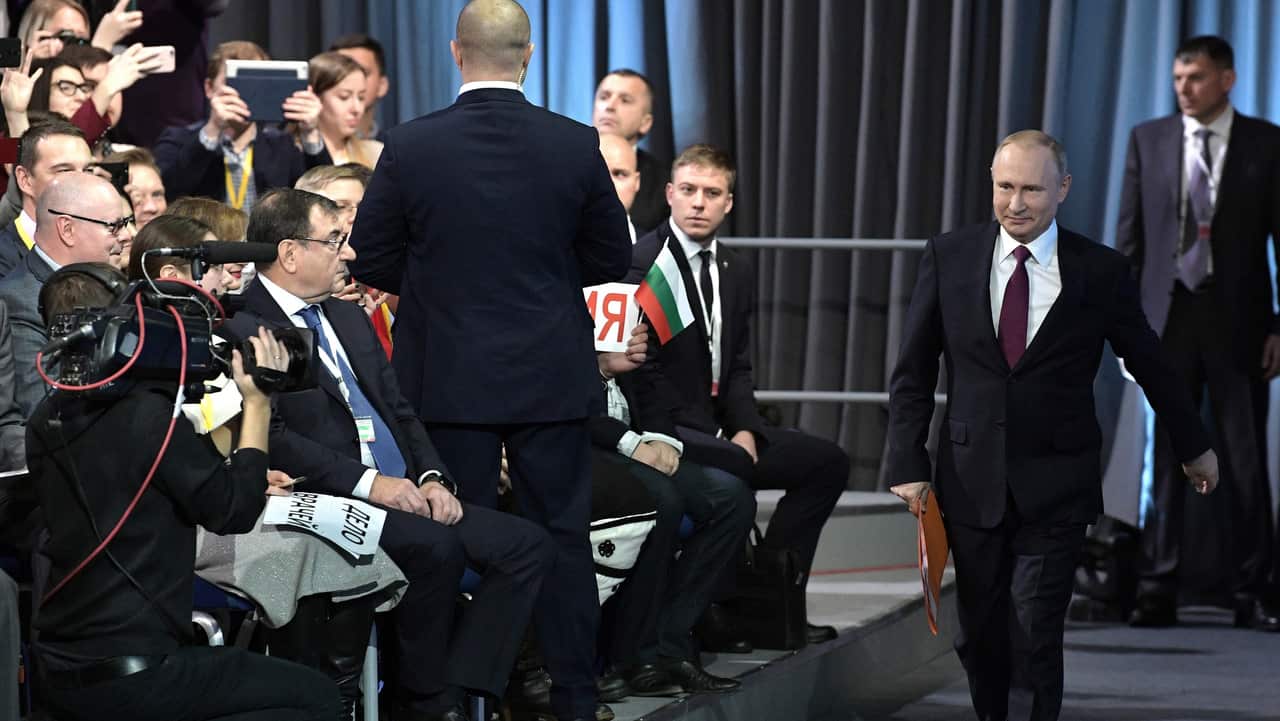 A total of 1,702 journalists, a record-breaking number in comparison with previous years, were accredited for the  the 14th Putin's annual press conference.  