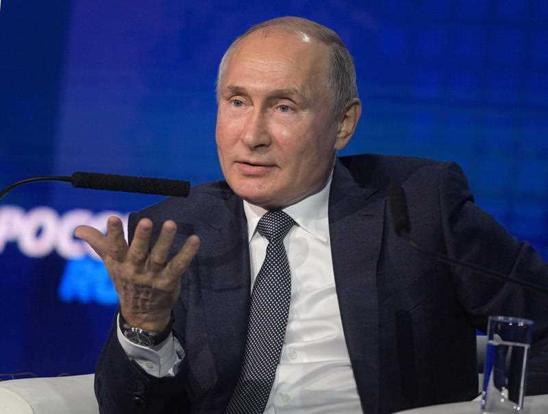 Russian President Vladimir Putin has defend Russia's actions in seizing Ukrainian ships.