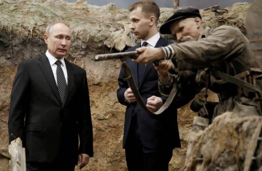 Russian President Vladimir Putin visits a 3D panorama commemorating the St.Petersburg siege.