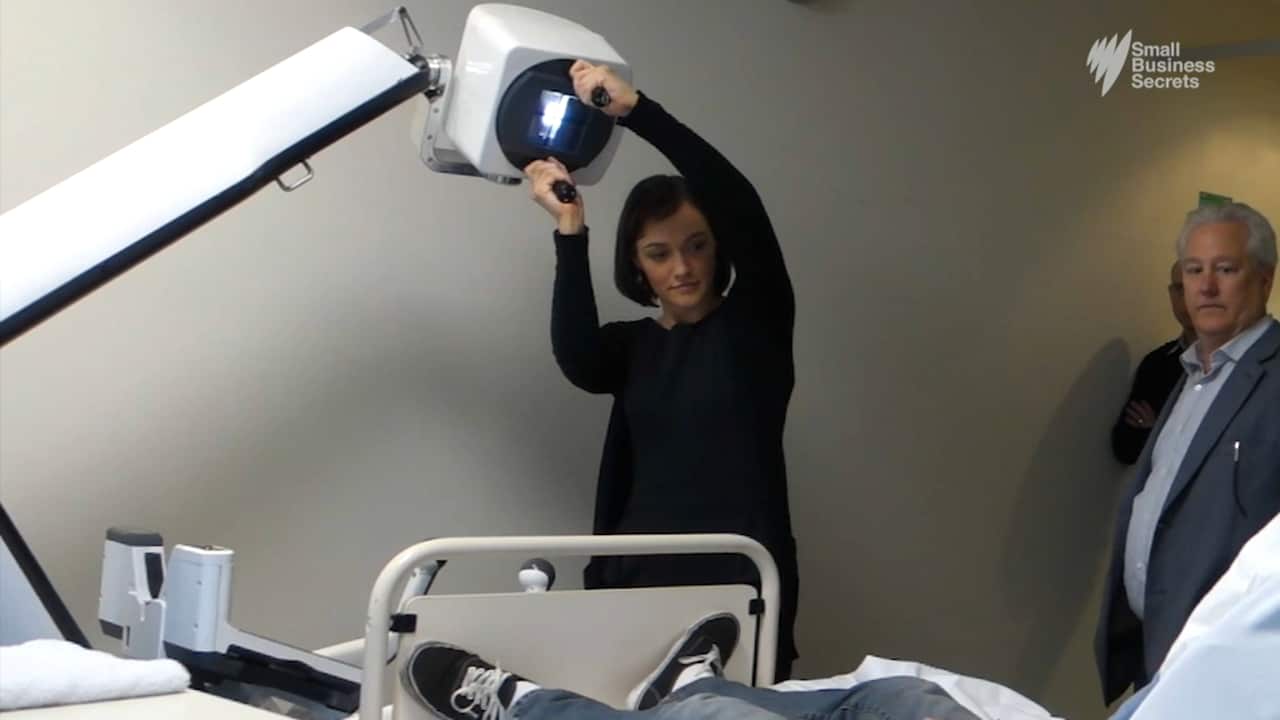 The cart weighs less than 100 kilograms and can be used to take x-rays in ICU wards.