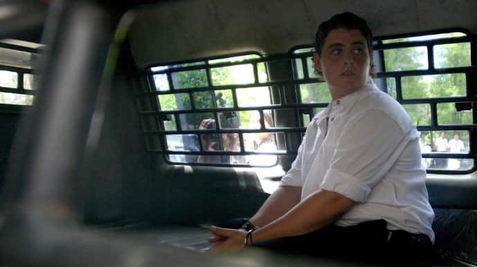 October 2005: Renae Lawrence is taken back to Kerobokan Jail after her trial.