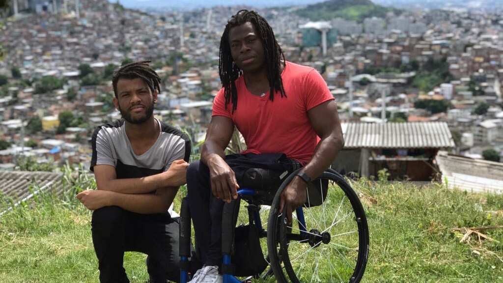 Reporter Ade Adepitan and Voz's Rene Silva