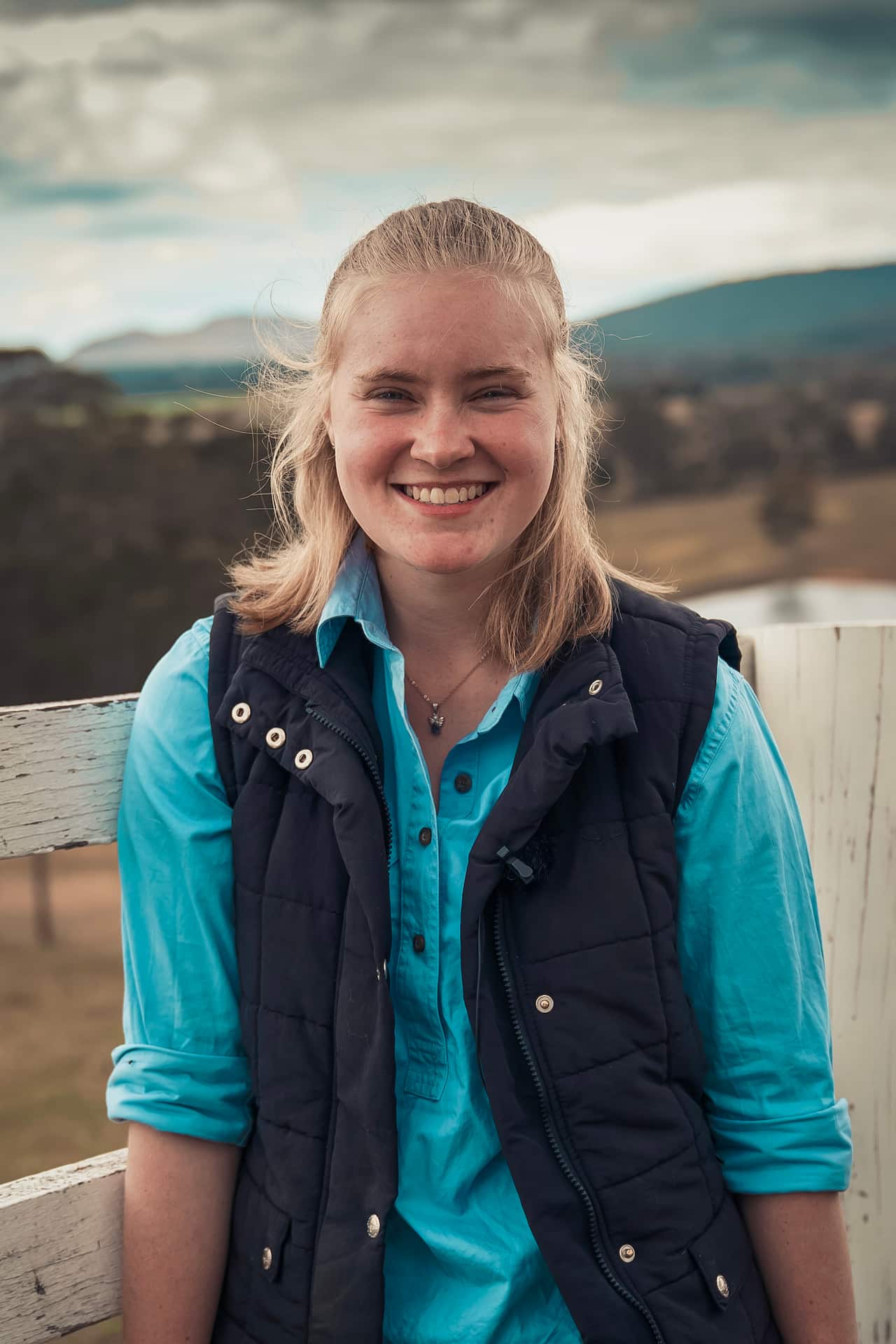 Rubey Williams lives on an alpaca farm in the Southern Highlands, NSW. 