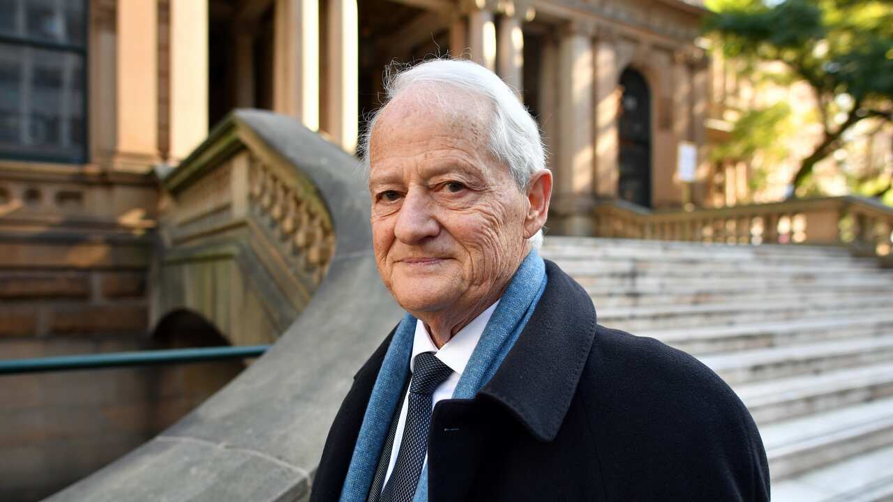 Then-Immigration Minister Philip Ruddock pushed for  “urgent” reforms that would allow Australian citizens to pick up a second passport.