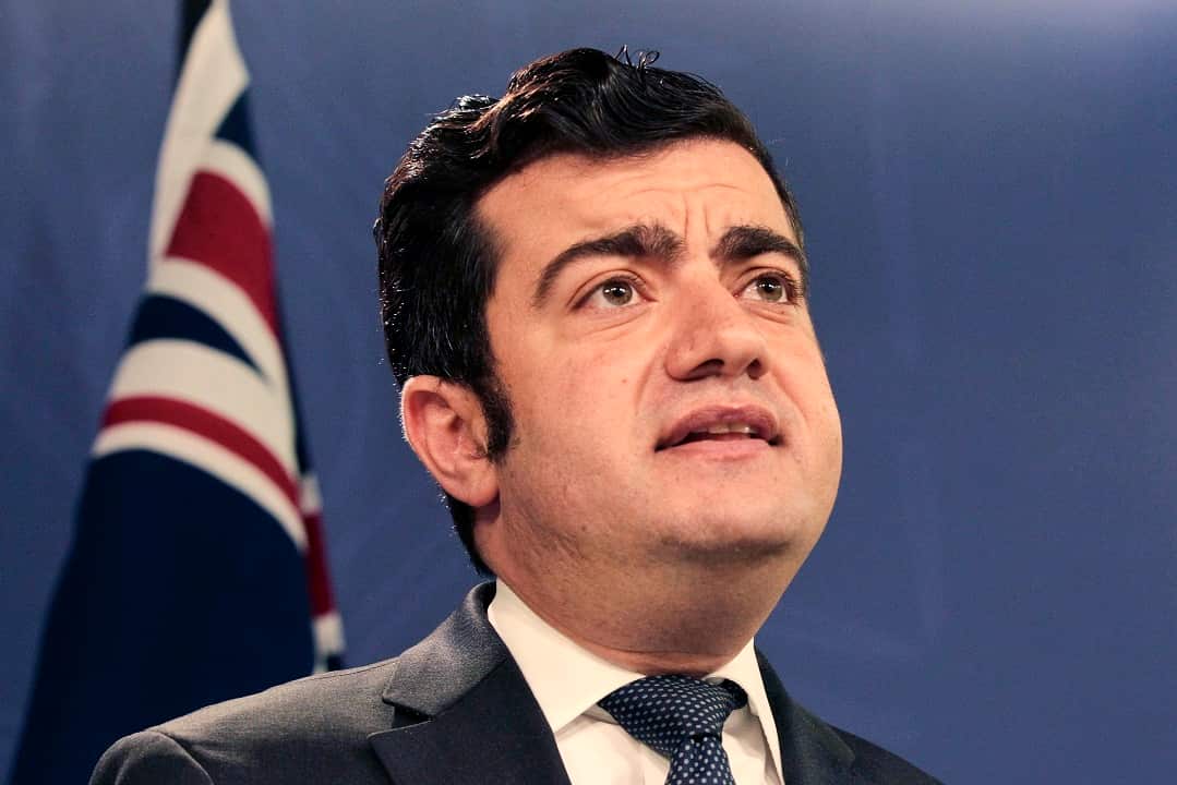 Labor senator Sam Dastyari has formally resigned from parliament after a scandal over his ties to a Chinese donor.