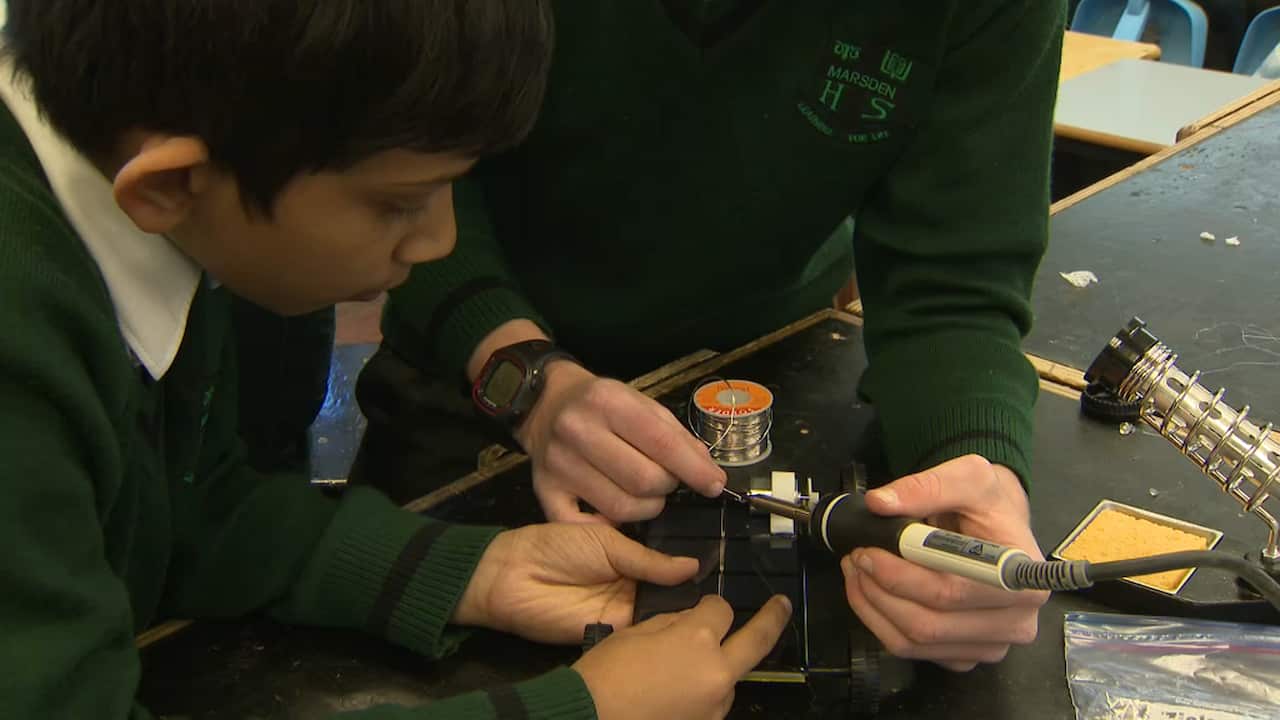 Students at Marsden High School make solar powered cars