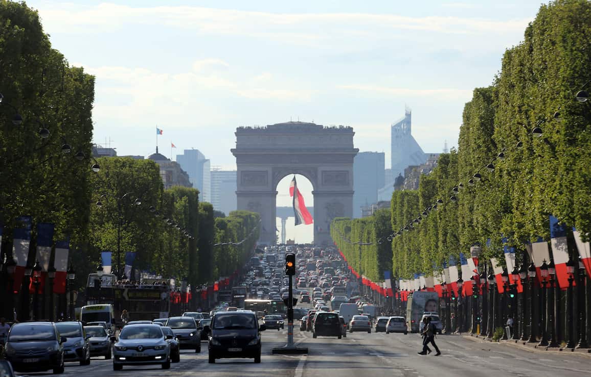 champs elysee carless