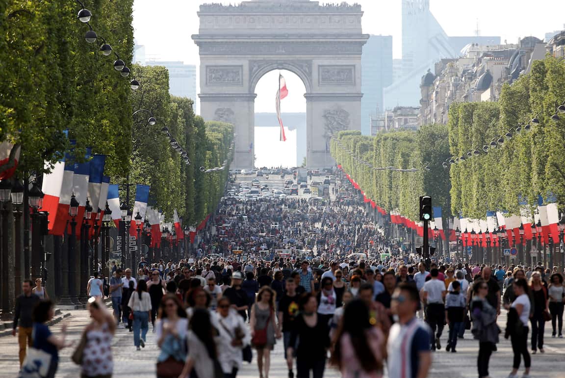 paris carless street