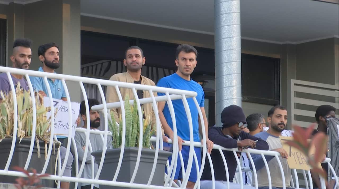 Farhad Rahmati (wearing blue) in the Kangaroo Point APOD before his transfer to BITA.