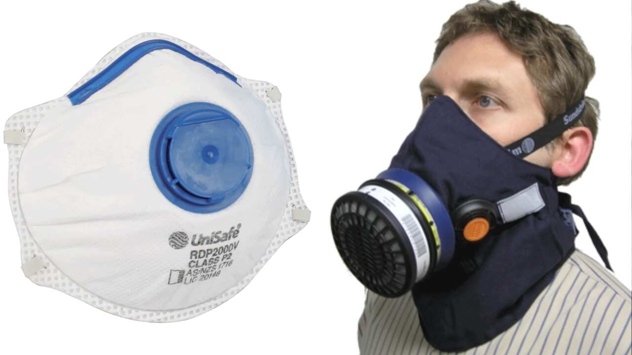 Left: a disposable P2 mask as supplied by the RFS. Right: a half-face respirator mask with ABEK and P3 filters, as recommended by Firefighter CANCER.
