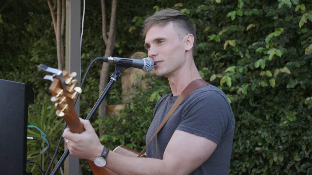 Murray James is an artist on the Six8 platform.