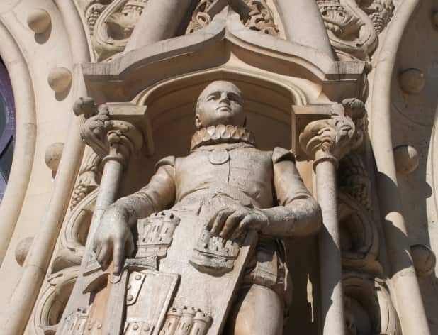 The statue as it looked before being destroyed (Getty)