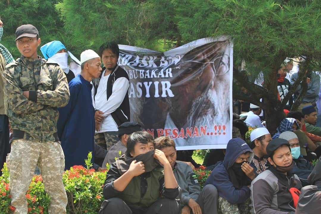 2016: Supporters of Indonesian cleric during his application for a judicial review of his 2011 conviction