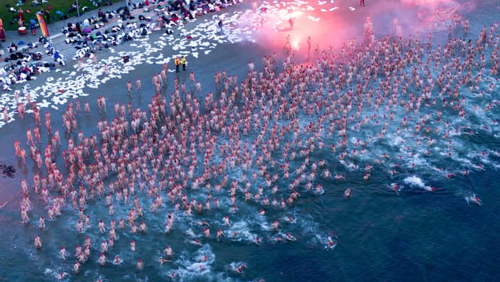 At dawn the air temperature sat at 7 degrees Celsius.