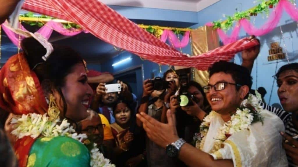 Surrounded by family and friends, bride Tista Das, 38, and groom Dipan Chakravarthy, 40, took part in the ceremony.
