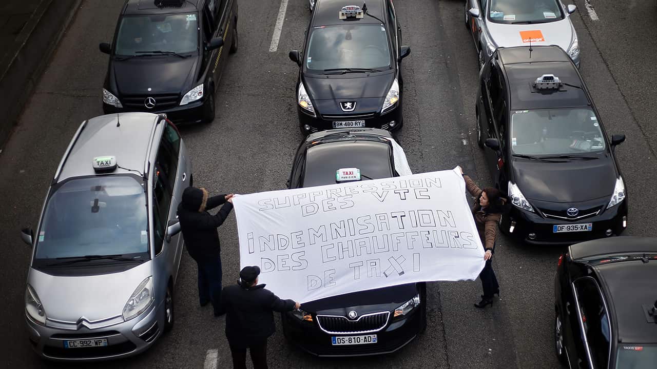 Taxi drivers protest in paris