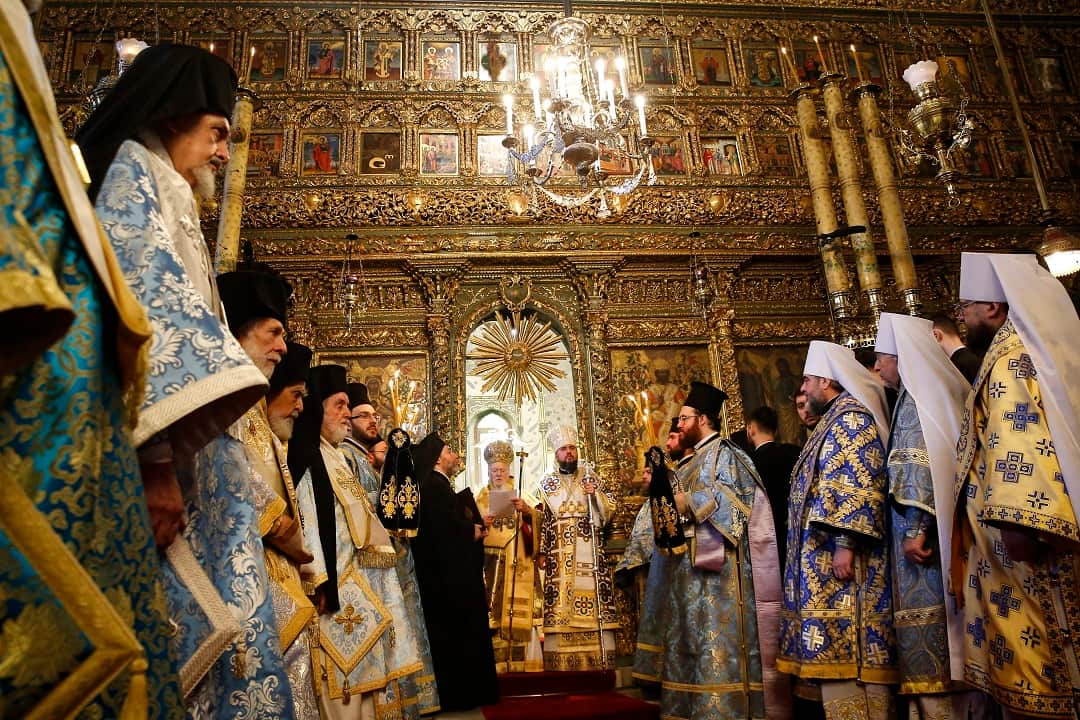 An independent Ukrainian Orthodox church was decreed at a ceremony at the Patriarchal Church of St George. 
