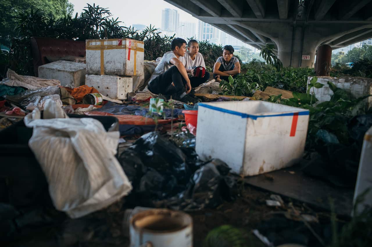 Vi visits Viet and Tuan where they were living in Hanoi.