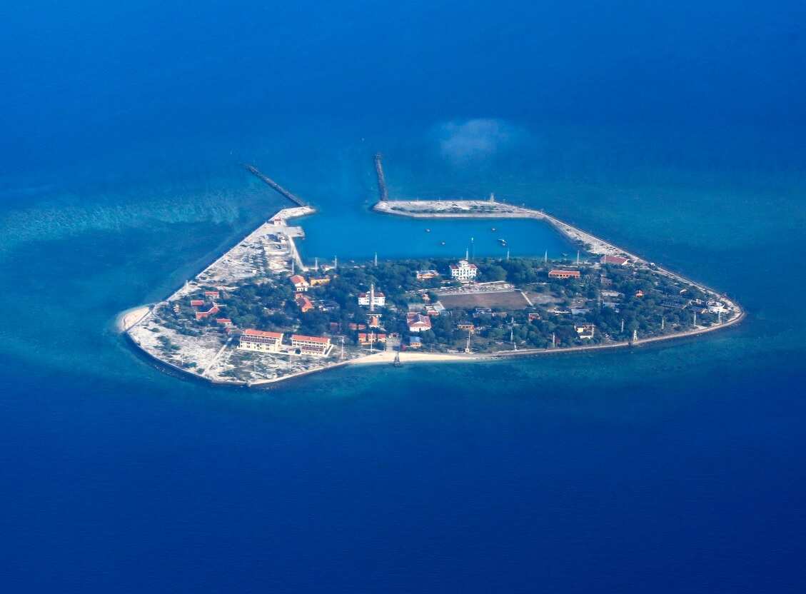 An aerial view of Southwest Cay islet, part of the Spratly islands, being claimed by Vietnam in the disputed South China Sea, 21 April 2017. 