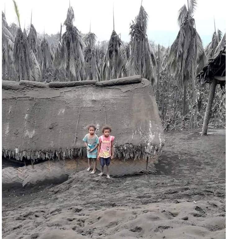 The alert level for the Manaro volcano has been raised to level three after eruptions.