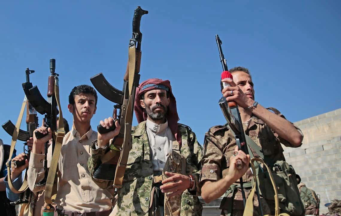 Fighting in Hodeidah has resumed despite the two warring sides agreeing to a truce at UN-sponsored peace talks.