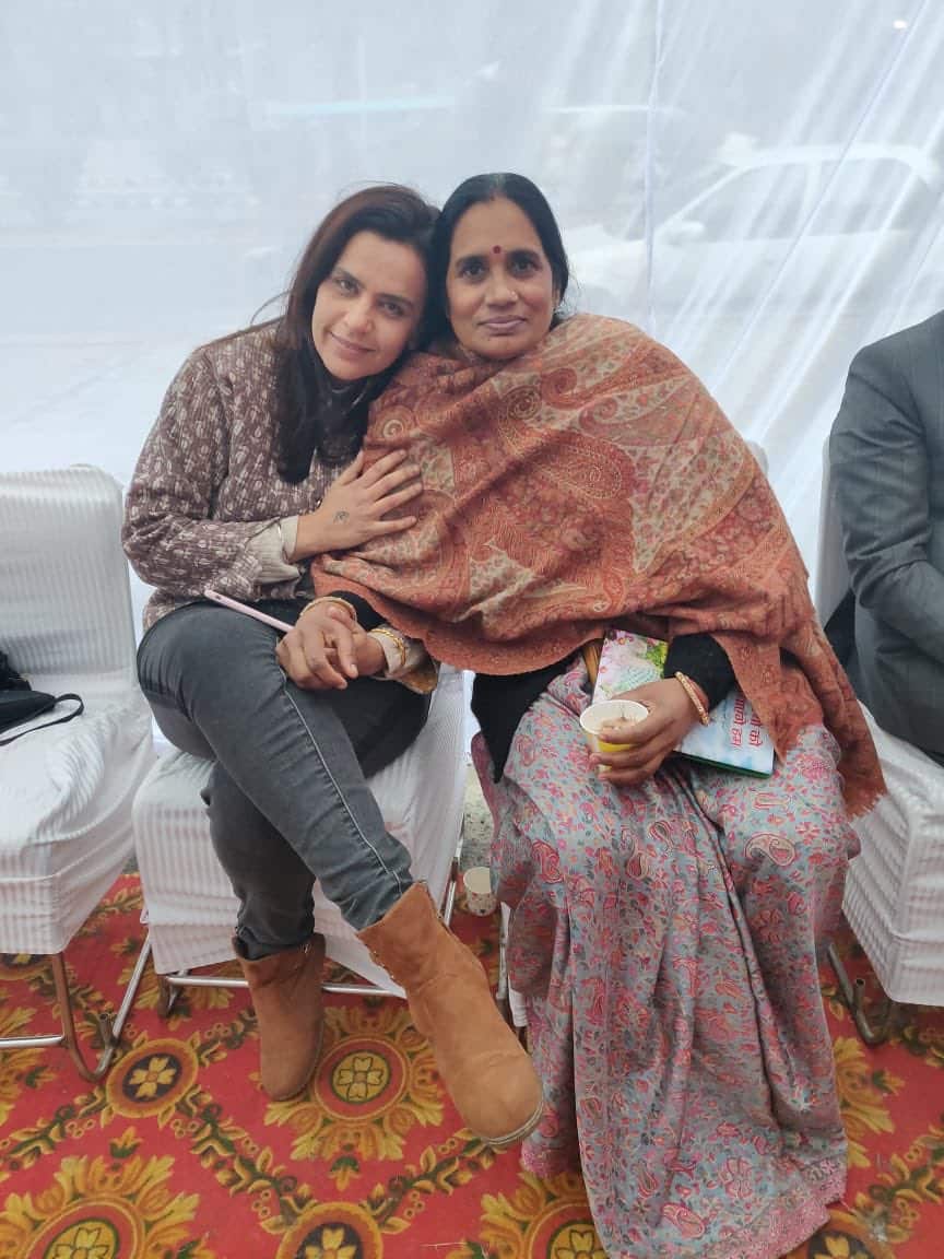 Yogita and the victim's mum.