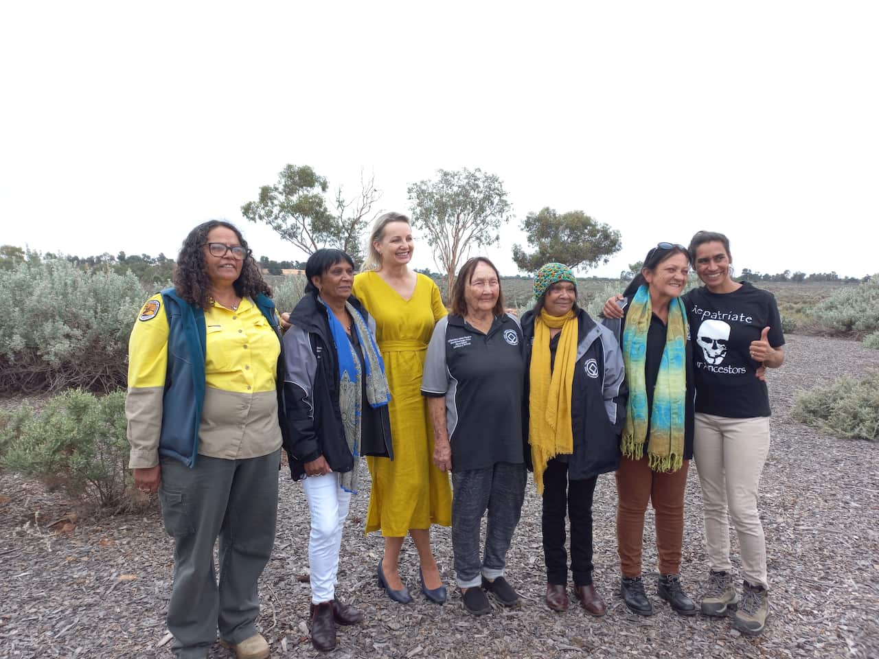  Sussan Ley with members of AAG, rangers and Trafitional Owners at Mungo