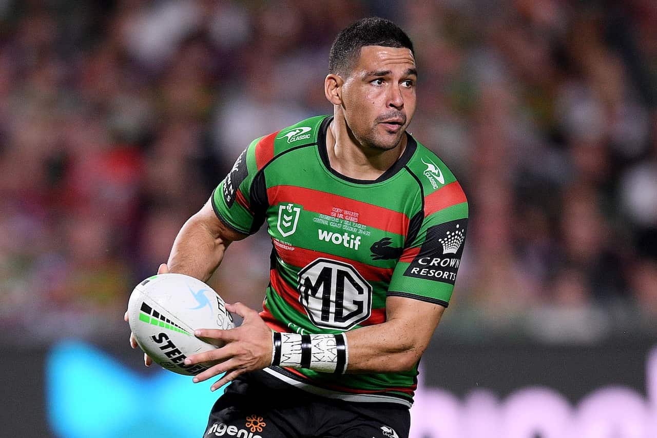 cody walker looks to pass