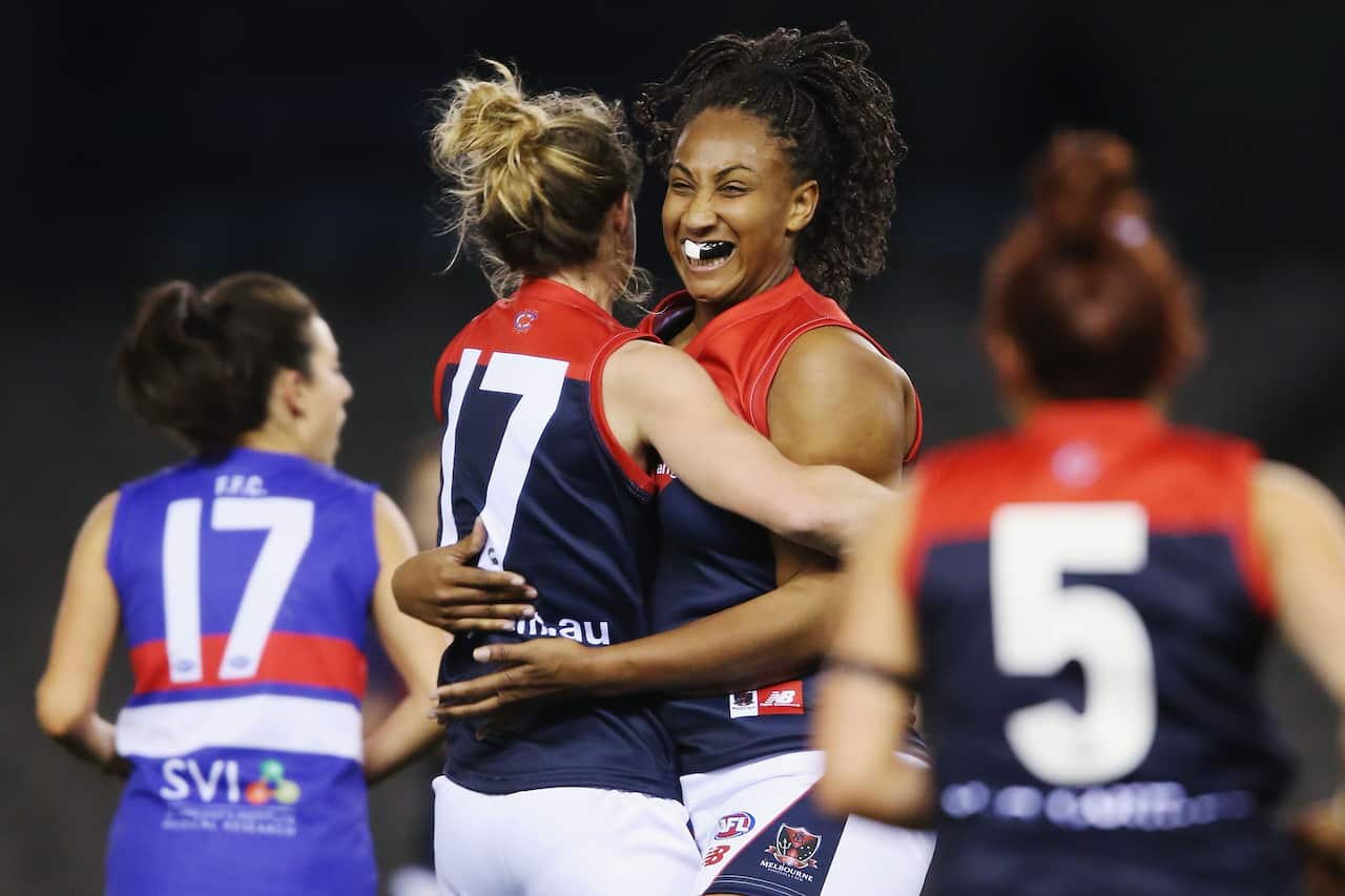 Western Bulldogs v Melbourne