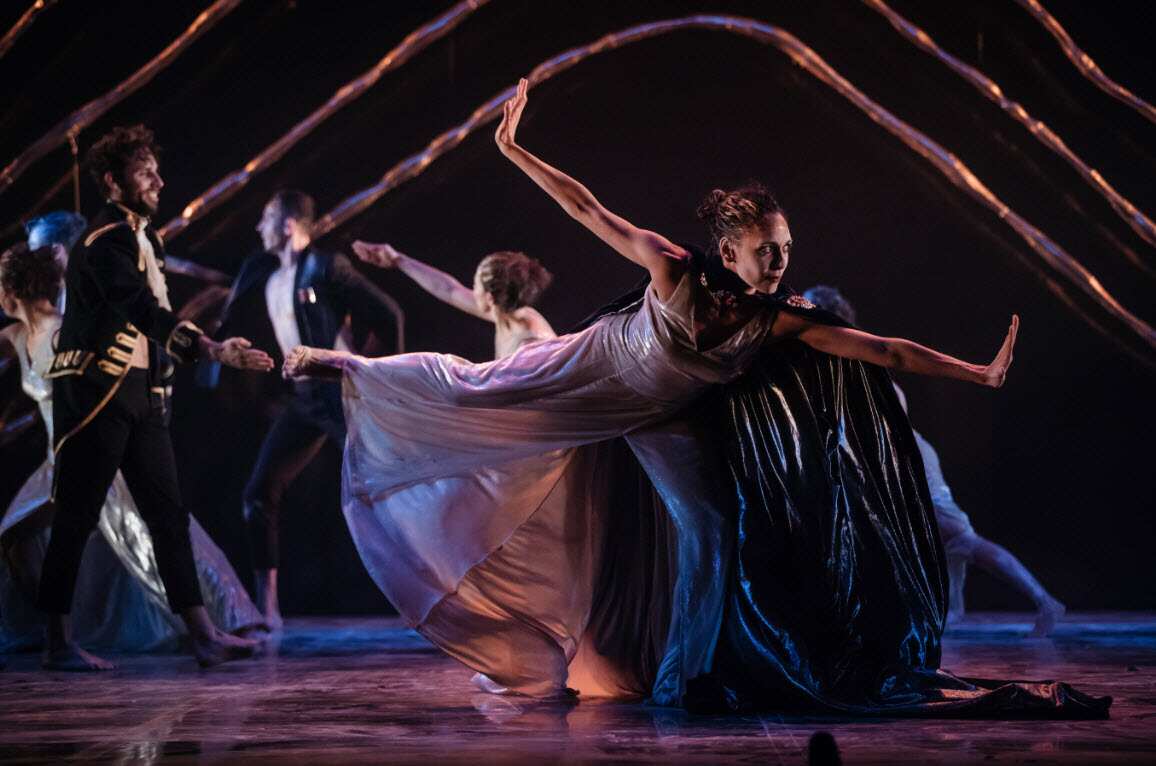 Deborah Brown in Bennelong. (Photo Credit: Bangarra/Daniel Boud)