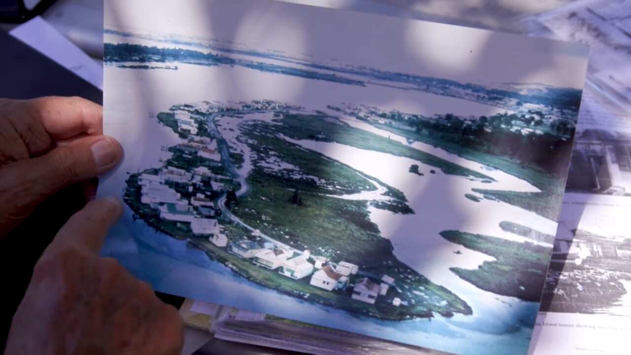 C**n Island old picture