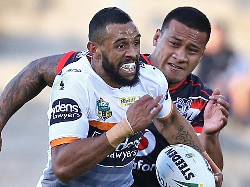 Josh Addo-Carr (L)