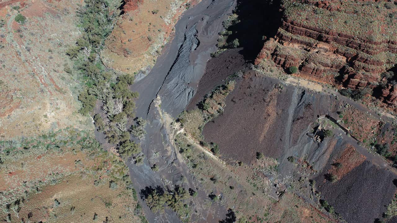 Toxic blue asbestos tailings at Wittenoom Gorge