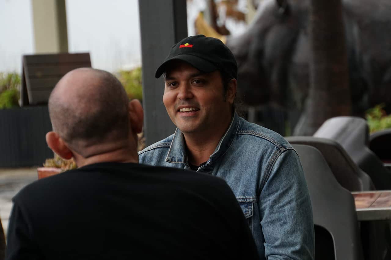 Birdz talks to Steven Oliver on Looky Looky Here Comes Cooky.