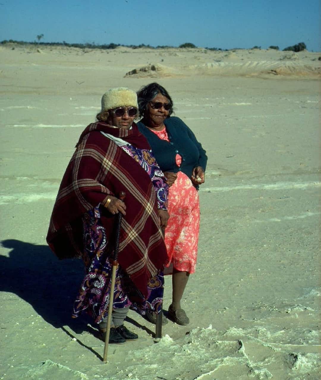 The late Alice Kelly (left) and Alice Bugmy (right) at the site if Mungo Lady, 1989.