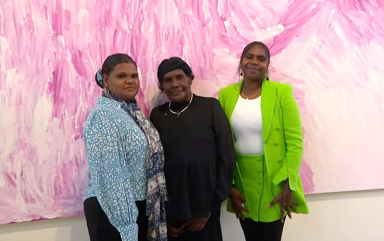 Family of Mirdidingkingathi Juwarnda Sally Gabori, Cartier Foundation, France