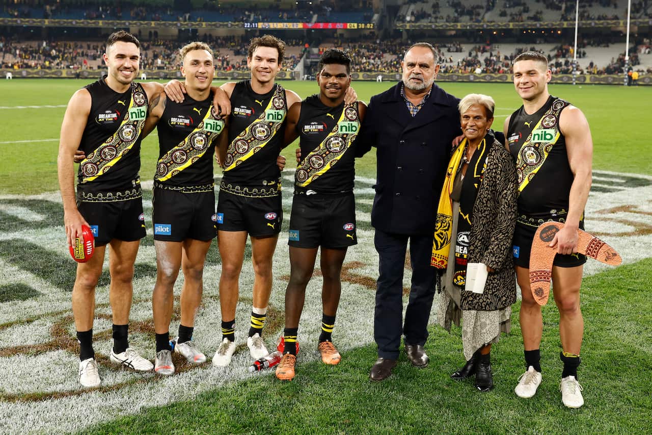 AFL Rd 10 - Richmond v Essendon