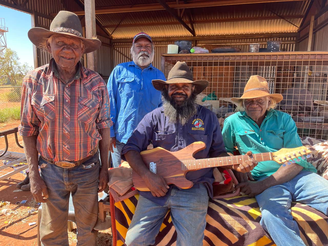 Ampilatwatja guitars